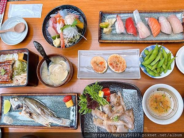 台中太平｜首壽司—逆天降價壽司店！加入VIP 來店$200元