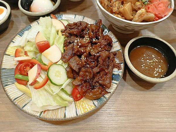 台中美食|汍樂滿盛燒肉丼 豐原總店。多達14種丼飯口味~浮誇