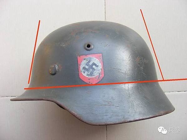 法國亞德里安鋼盔1915年/普魯士軍盔在1842年“尖頂帽”