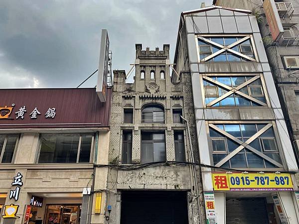 衡陽路街屋-在日治時期的行政區劃中被稱為「榮町」，而榮町又因