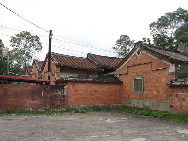 北埔鄉姜屋二房稱姜家新屋1915年析產時，歸二房子孫居住，一