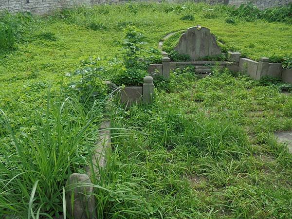 1834年粵籍姜秀鑾及閩籍周邦正等人合股成立「金廣福公館」，