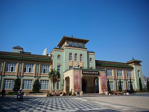 800px-Kaohsiung_Museum_of_History_face_20101031