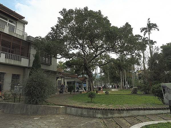 鄧南光影像紀念館，此館原為鄧南光（原名鄧騰輝）長兄鄧騰芳兒子