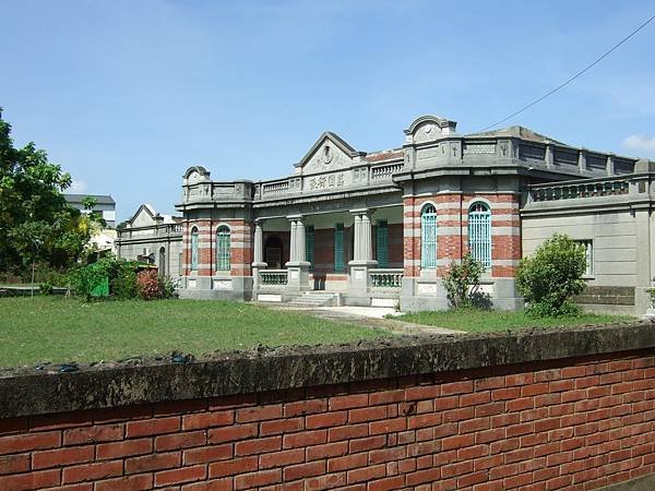 菁寮黃家古厝-巴洛克建築「菁寮荔園」黃宅就位於後壁鄉墨林村，