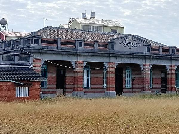 菁寮黃家古厝-巴洛克建築「菁寮荔園」黃宅就位於後壁鄉墨林村，