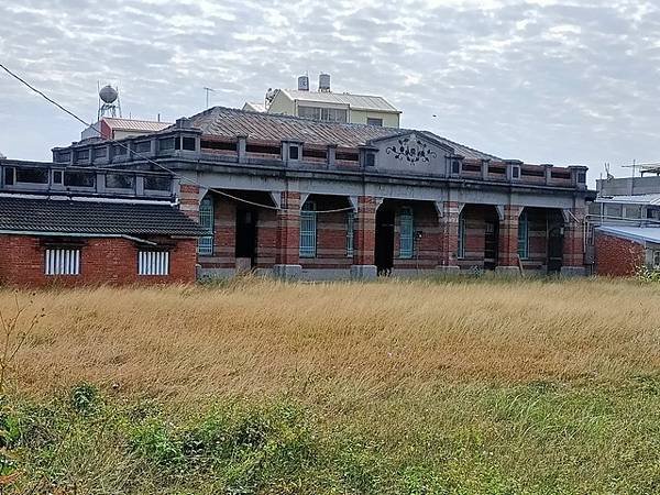 菁寮黃家古厝-巴洛克建築「菁寮荔園」黃宅就位於後壁鄉墨林村，