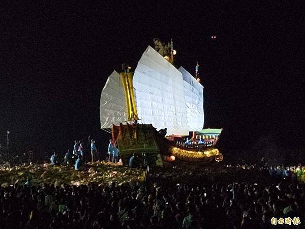 東港迎王平安祭典，東港人稱迎王-迎接代天巡狩的五位王爺神（千