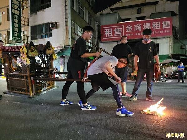 台南市縣城隍廟「大駕夜巡」府城特有大駕夜巡傳統儀式。依神明指