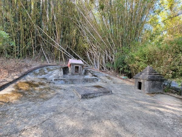 封土為社土地公/高樹榕樘福德祠1738年六堆客家風水型墓塚式