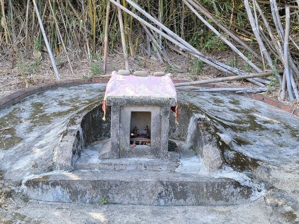 封土為社土地公/高樹榕樘福德祠1738年六堆客家風水型墓塚式