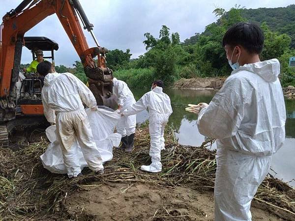 霄裡溪汙染終結+搶救牛欄河/新竹縣新埔鎮「水牛學堂」主人李春