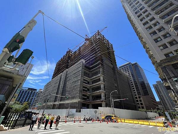 竹北天坑「520建案自救會」「豐采520」建案周邊道路至今共