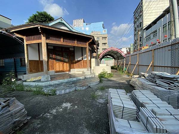 「東門派出所」位於現今嘉義市東區公明路236號，日治時期稱「