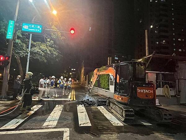 竹北天坑「520建案自救會」「豐采520」建案周邊道路至今共