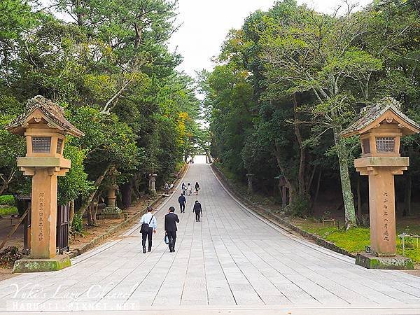 出雲大社「結良緣」聞名：求良緣必訪結緣神社-神社境內的兔子雕