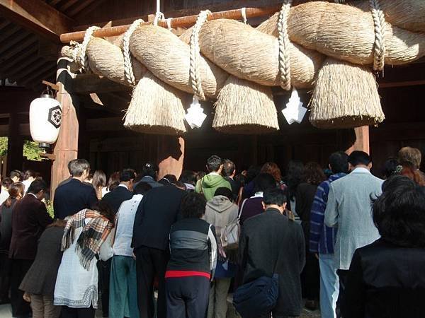 出雲大社「結良緣」聞名：求良緣必訪結緣神社-神社境內的兔子雕