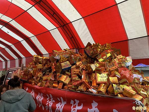 「泡麵土地公廟」南投縣中寮鄉石龍宮-農曆二月初二「頭牙」，也