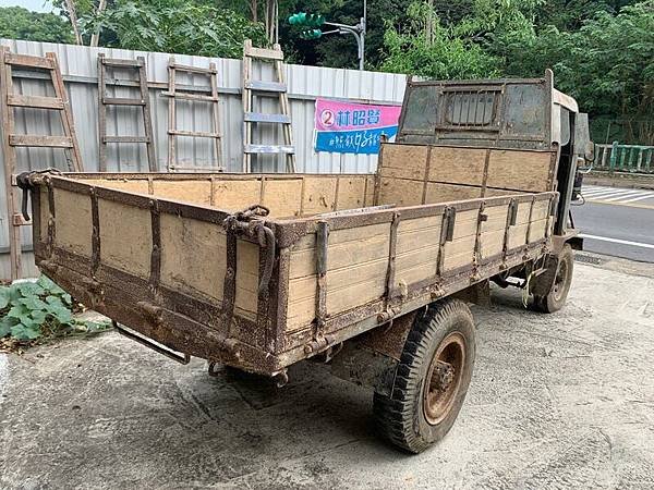 鐵牛車-民國60年代，穿梭在鄉間產業道路上的拼裝鐵牛車，當時