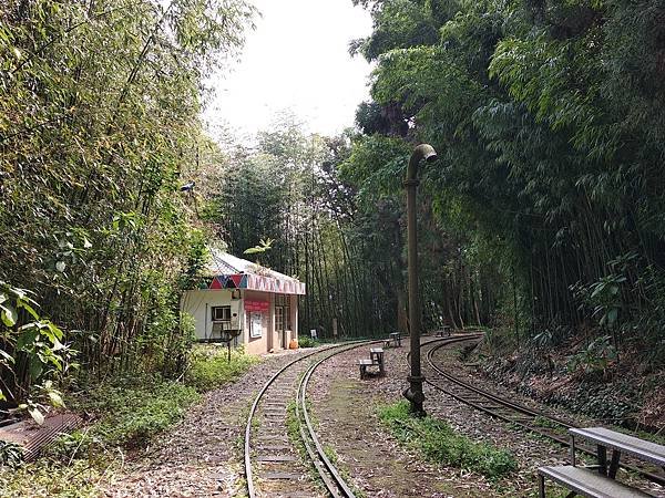 水鶴/火車加水站/給火車機車頭加煤加水-機務段都建有上煤台加