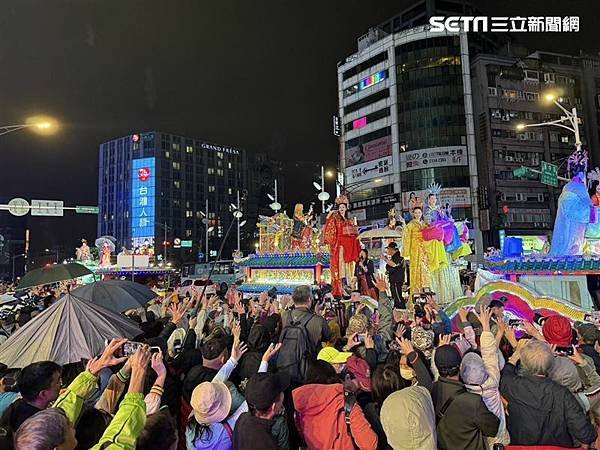 藝閣文化+電子花車/台灣的藝閣有蜈蚣閣及裝台閣兩種-北港朝天