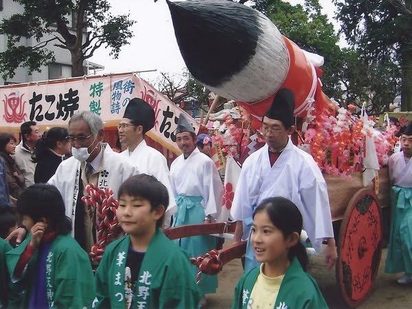 「筆乃蒙恬所造，紙乃蔡倫所為。」/上古蒼頡初制字，後人蒙恬始