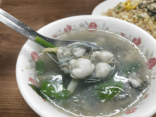 【台北橋美食】東時鮮蚵 蚵仔湯超多超大一碗60元 CP值超高