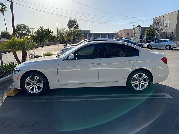 2017 BMW 330I VINWBA8B9G31HNU52262_210323_4