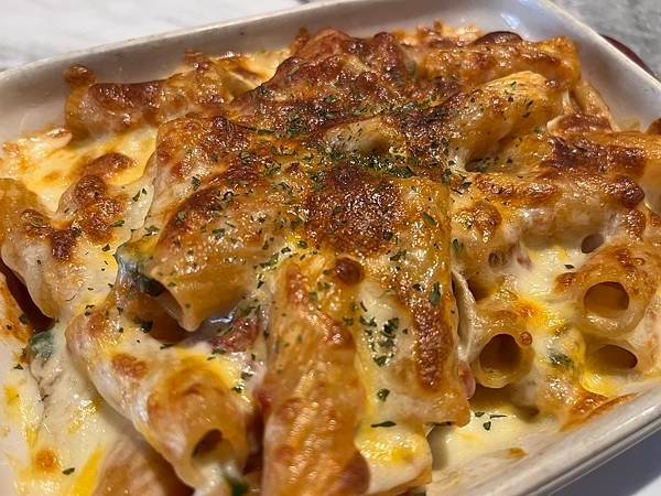 【台中東海人氣料理推薦】蘑菇Pasta｜料多味美的奶油海鮮焗