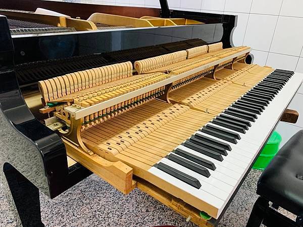 台南南區KAWAI KG-5C 平台鋼琴鍵盤間隙整調