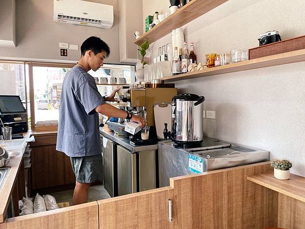 高雄「lil chamb coffee」小文青的街頭外帶咖啡