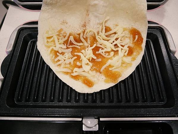 [Vitantonio] 五分鐘「蘋果肉桂薄餅」三種材料輕鬆