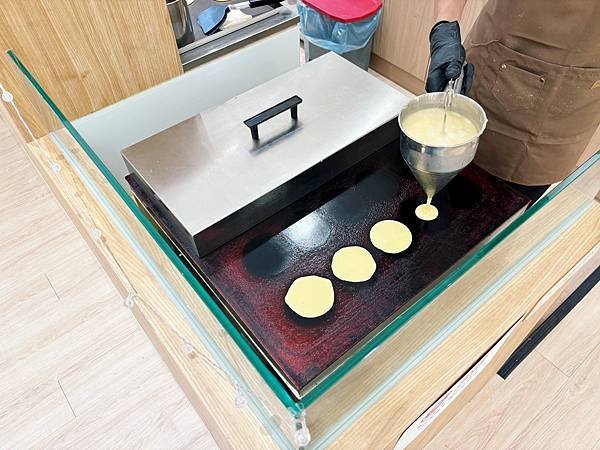 高雄楠梓「富町製菓」造型銅鑼燒、小怪獸也太可愛啦！！
