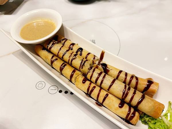 高雄夢時代「上菜片皮鴨專賣店 」鴨肉與跳跳糖的神仙組合！！
