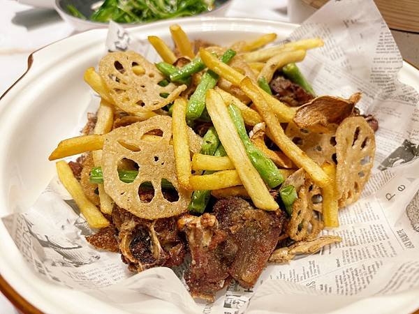 高雄夢時代「上菜片皮鴨專賣店 」鴨肉與跳跳糖的神仙組合！！
