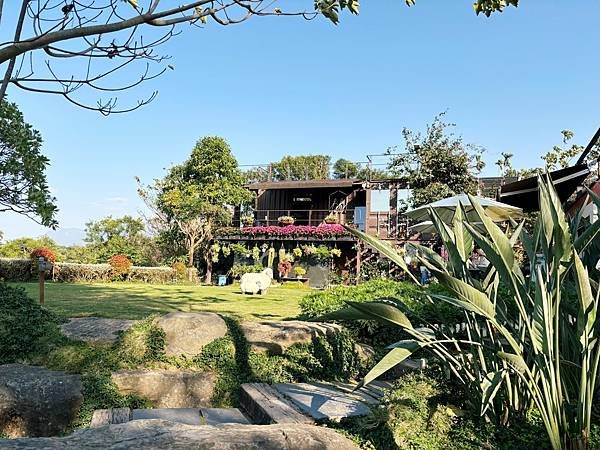 嘉義後山「幸福山丘」免門票、毛小孩也能來的景觀咖啡館。