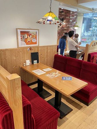 台北 大安 國父紀念館旁 來自名古屋的連鎖咖啡店 家庭式溫馨