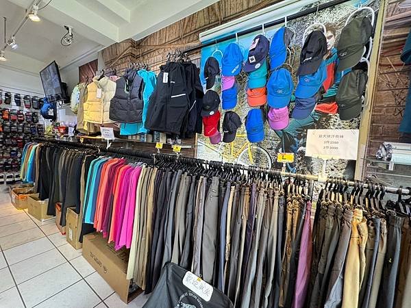 LINE_ALBUM_老婆想買14000夾克的露營用品店_250218_10