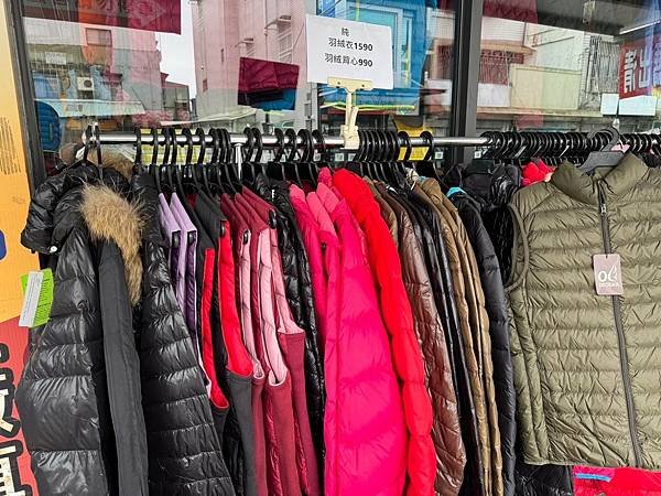 LINE_ALBUM_老婆想買14000夾克的露營用品店_250218_82