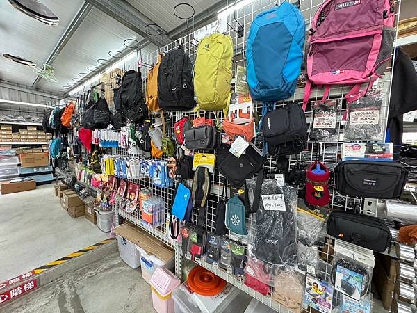 LINE_ALBUM_老婆想買14000夾克的露營用品店_250218_58