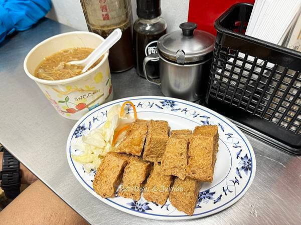 【不專業食記】台北中正｜同心大腸蚵仔麵線｜當地排隊人氣店，藏