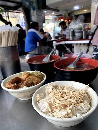 台南東區│後甲嘉義雞肉飯-雞肉飯-控肉飯-苦瓜排骨湯-瓜仔雞湯