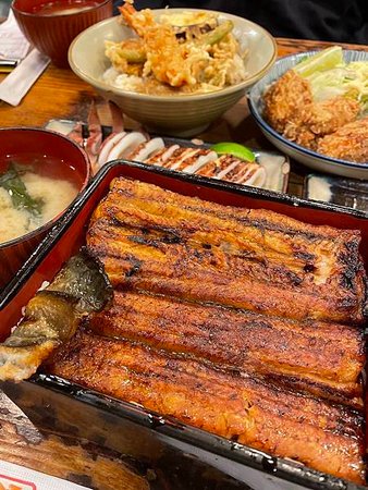 台北中山│肥前屋鰻魚飯：以排隊聞名的50年平價日式料理店│別被排隊嚇到，其實翻桌率很快│鰻魚、鯖魚、炸蝦、炸蚵、串燒、鹽烤透抽、生魚片定食