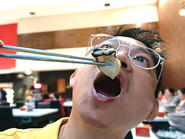 羽葉麻辣火鍋-台中都會館｜無限暢享火鍋、極品和牛、豪華哈根達