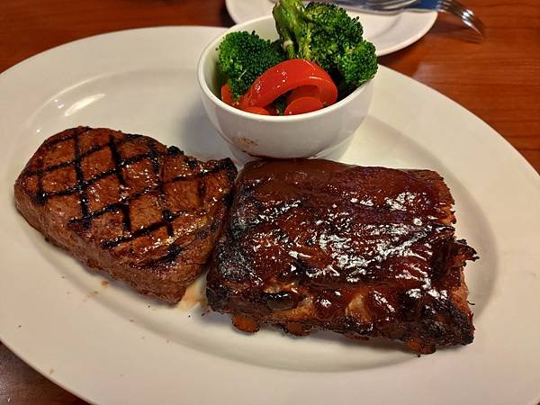 Texas Roadhouse 德州鮮切牛排 新光店