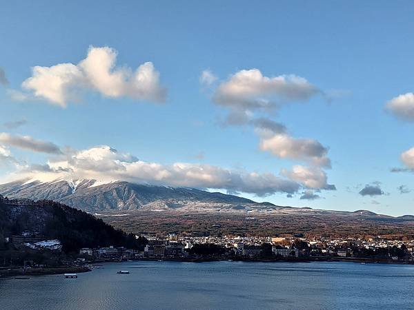 湖のホテル看富士山