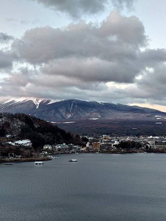 湖のホテル看富士山