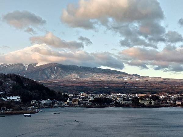 湖のホテル看富士山