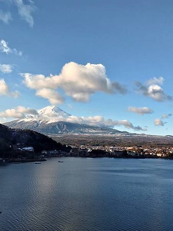 湖のホテル看富士山