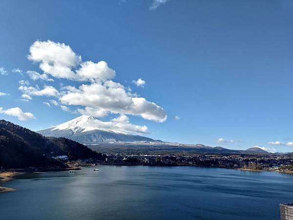 湖のホテル看富士山